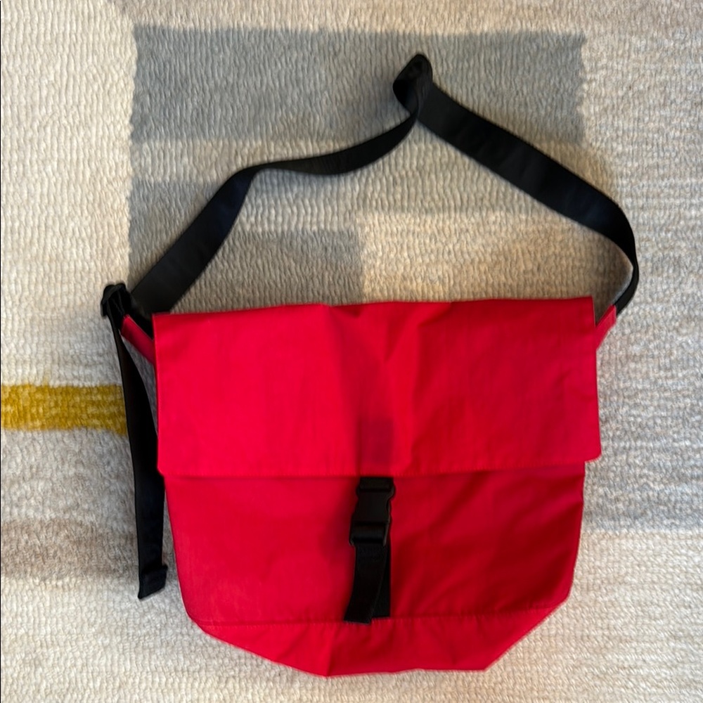 BAGGU Red Crossbody messenger bag with Adjustable Strap
